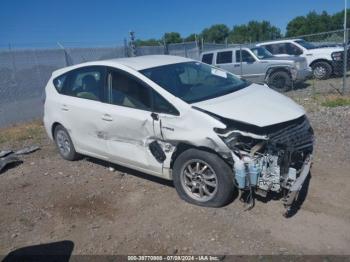  Salvage Toyota Prius v