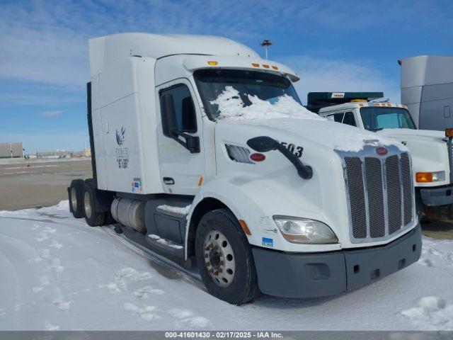 Salvage Peterbilt 579