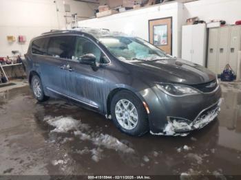  Salvage Chrysler Pacifica