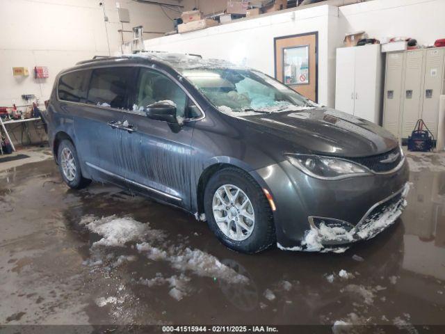  Salvage Chrysler Pacifica