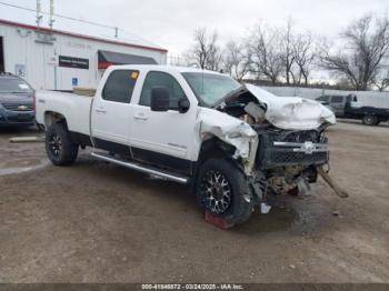  Salvage Chevrolet Silverado 2500
