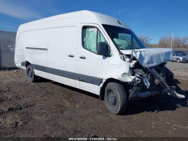  Salvage Mercedes-Benz Sprinter 2500