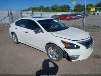  Salvage Nissan Altima