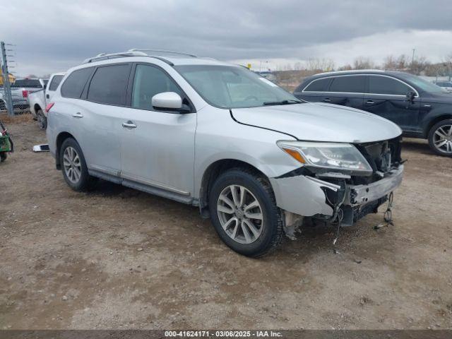 Salvage Nissan Pathfinder