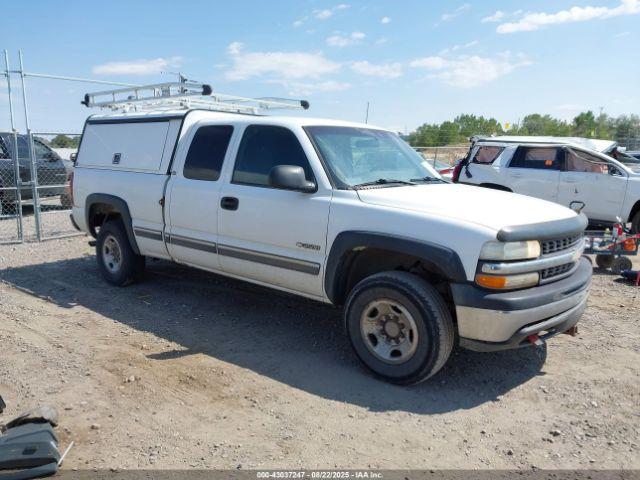  Salvage Chevrolet Silverado 2500