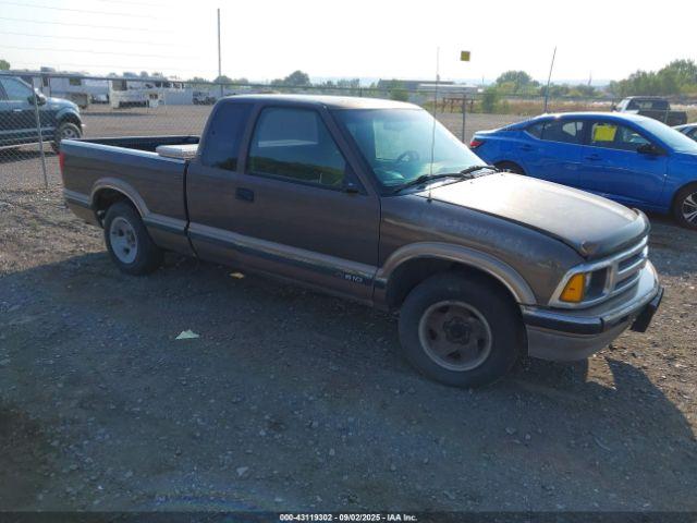  Salvage Chevrolet S-10