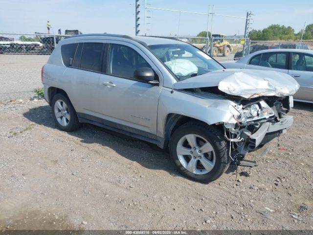  Salvage Jeep Compass