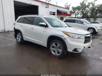  Salvage Toyota Highlander