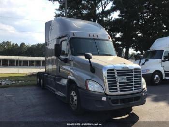  Salvage Freightliner Cascadia 125