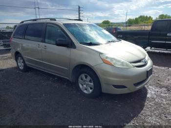  Salvage Toyota Sienna