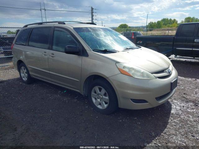  Salvage Toyota Sienna