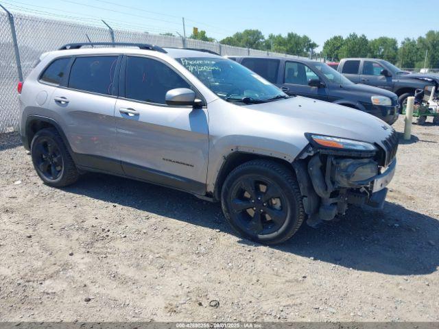  Salvage Jeep Cherokee