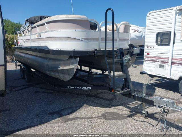  Salvage Suntracker Ph30 Pontoon Boat