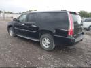GMC Yukon Denali Image 9