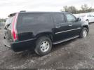 GMC Yukon Denali Image 4