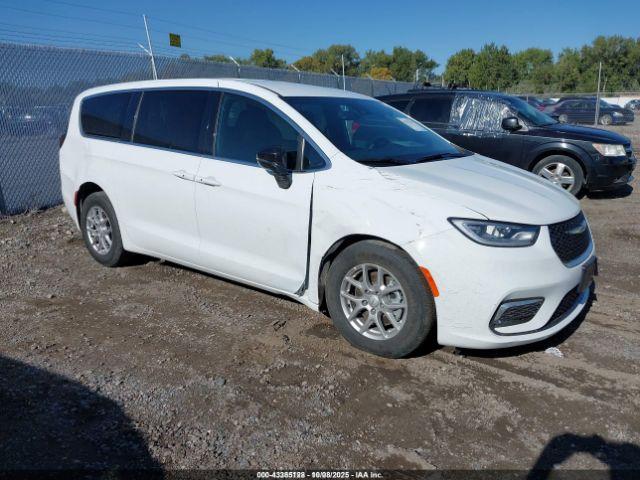  Salvage Chrysler Pacifica