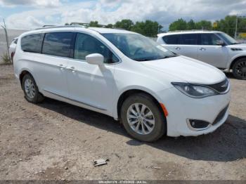  Salvage Chrysler Pacifica
