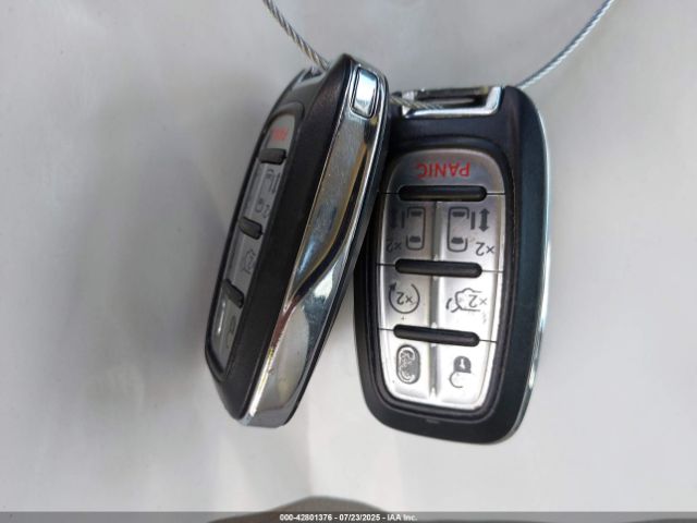 Chrysler Pacifica Touring L Image 12