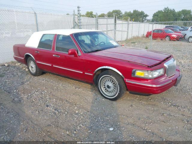  Salvage Lincoln Towncar