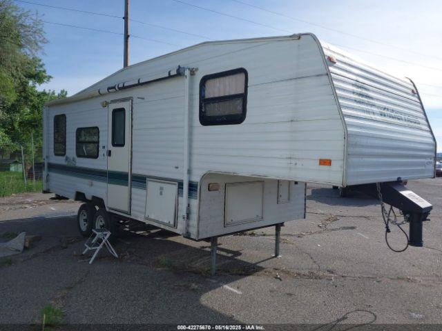  Salvage Fleetwood 26 5h