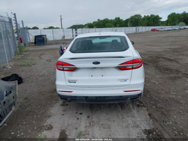 Ford Fusion Titanium Image 4