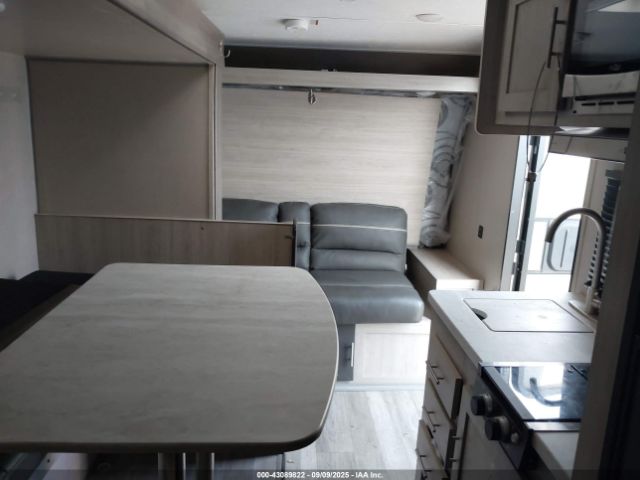 Forest River Coachmen Catal Image 7