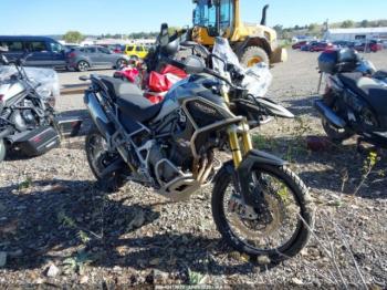  Salvage Triumph Motorcycle Tiger