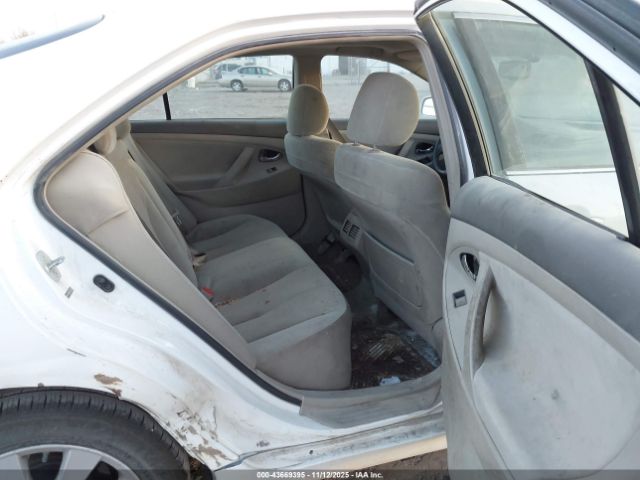 Toyota Camry Image 9