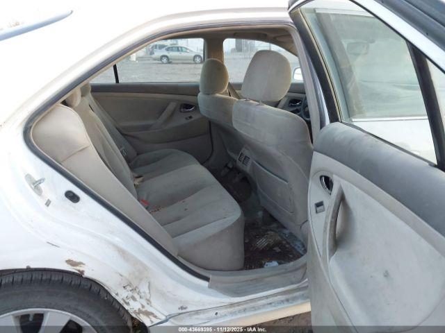 Toyota Camry Image 9