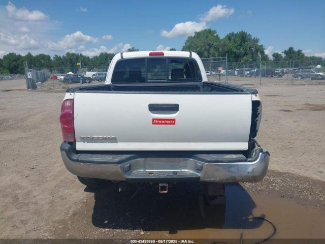 Toyota Tacoma Base V6 Image 12