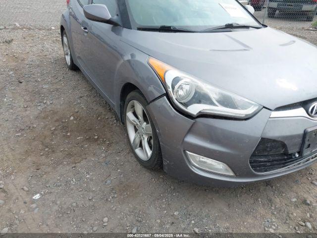 Hyundai VELOSTER Image 9