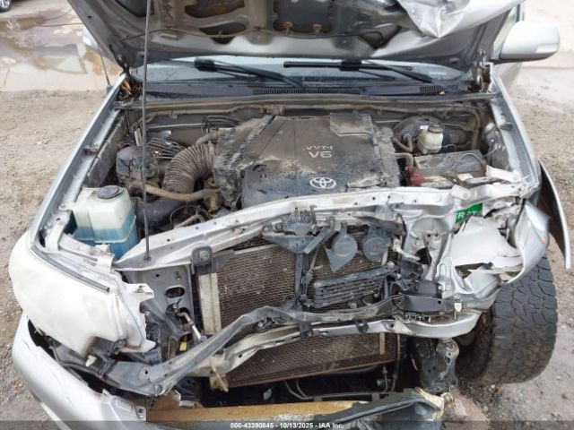 Toyota Tacoma Base V6 Image 12