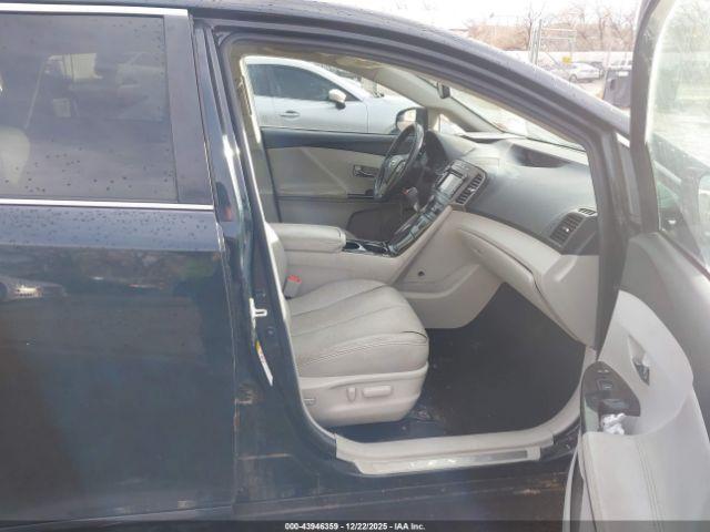 Toyota Venza Xle Image 15