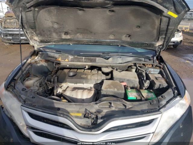 Toyota Venza Xle Image 2