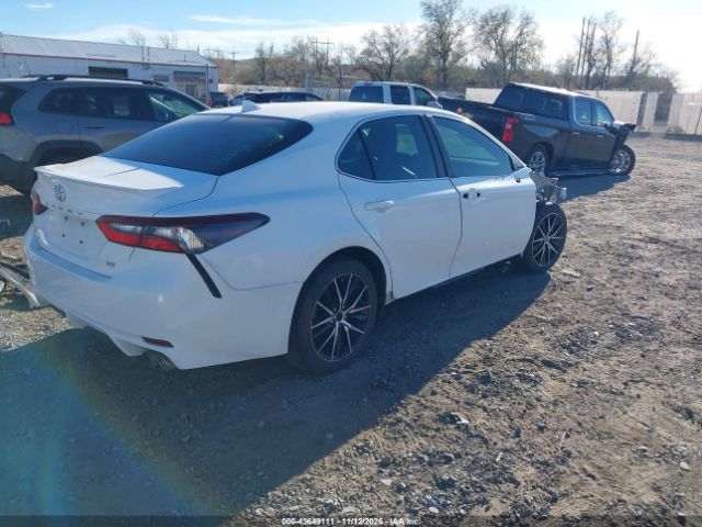 Toyota Camry Se Image 4