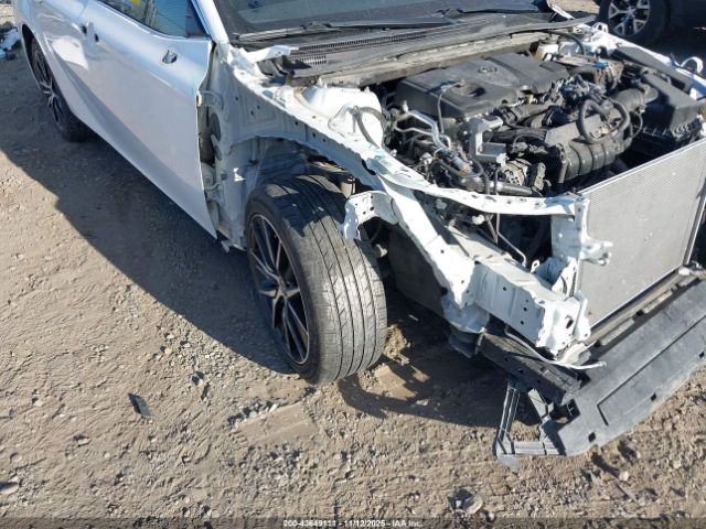 Toyota Camry Se Image 6