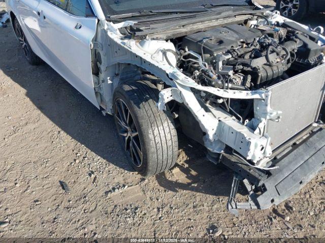 Toyota Camry Se Image 6