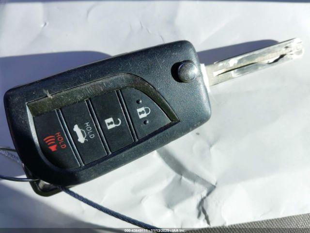 Toyota Camry Se Image 7