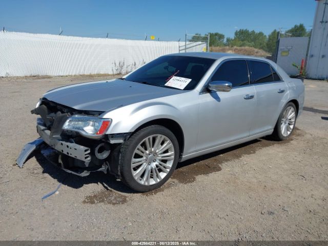 Chrysler 300 Limited Image 2
