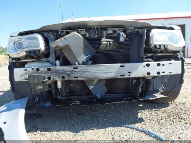 Chrysler 300 Limited Image 11