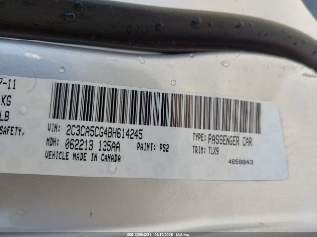Chrysler 300 Limited Image 14