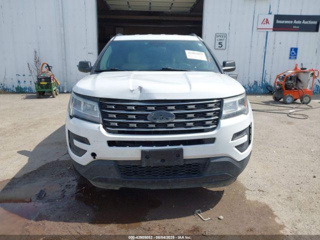 Ford Explorer Image 17