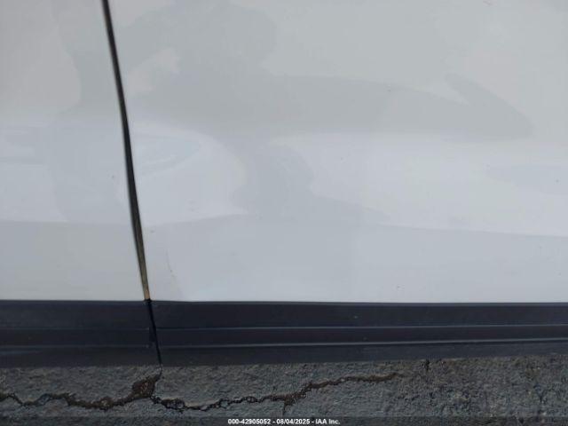 Ford Explorer Image 10