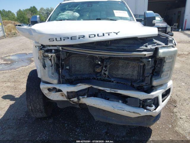 Ford F-350 Platinum Image 19