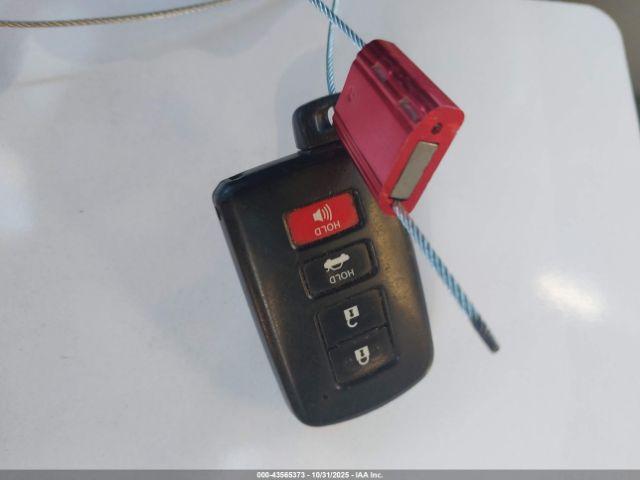 Toyota Camry Xle Image 16