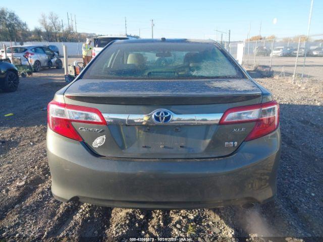 Toyota Camry Xle Image 9