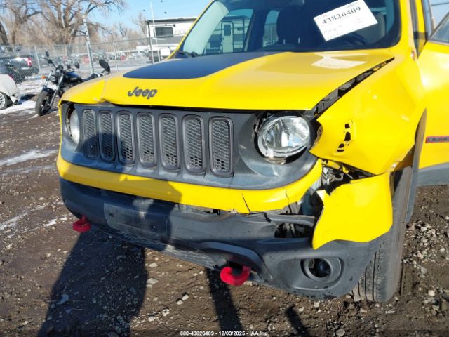 Jeep Renegade Trailhawk Image 8