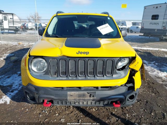 Jeep Renegade Trailhawk Image 11