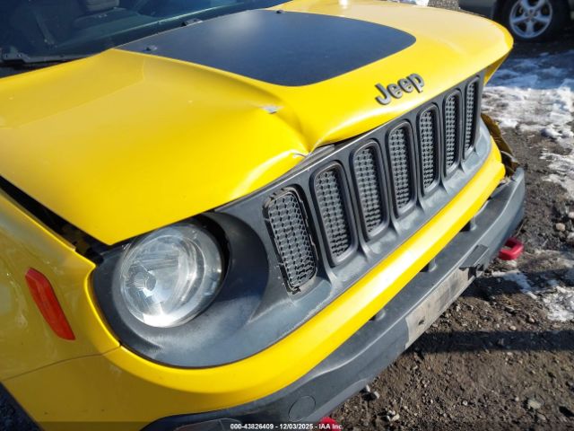 Jeep Renegade Trailhawk Image 10