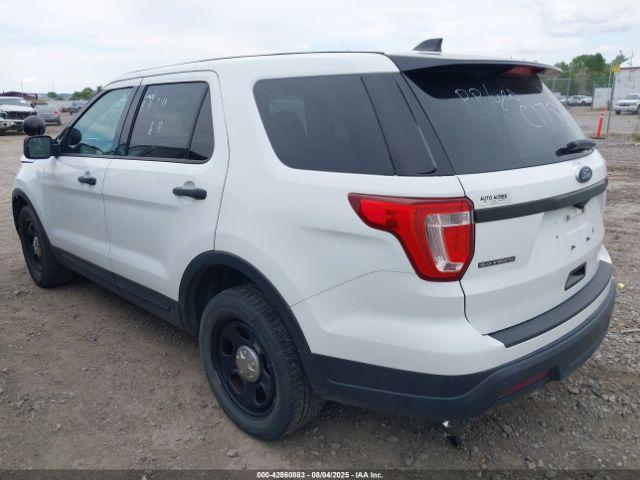 Ford Police Interceptor Image 9